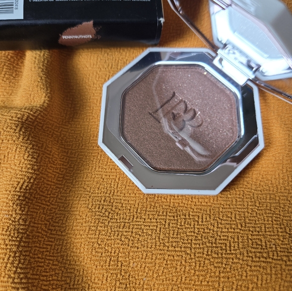 FENTY BEAUTY BY RIHANNA Killawatt Highlighter - PENNY4UTHOTS - Picture 2 of 6